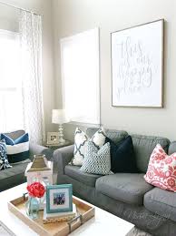 Greige Navy And Coral Living Room 1000 Ideas About Coral Living Rooms On Pint Aqua Living Room Coral Living Rooms Living Room Grey