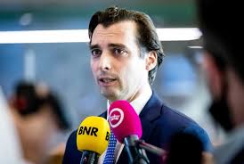 Het gaat om luchtverkeersleider te schiphol johan dessing. Omstreden Freek Jansen Op Plek 7 Van Nieuwe Kandidatenlijst Fvd Politiek Ad Nl