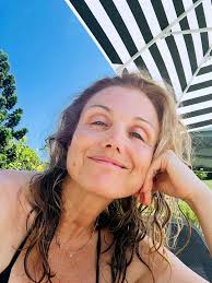 2026 has fully landed. Somehow, I still feel in the remnants of '25, still  exhausted, still staying stopped (sort of!). This is a big year that has  arrived, in so many ways;