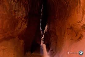 Leprechaun canyon is a short and sweet technical canyon located just to the northeast of utah highway 95. Einsame Wanderung Durch Den Leprechaun Canyon In Utah Feel4nature