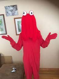 I see a lot of people posting red guy costumes so here's mine from 2018 : r/ DHMIS