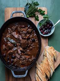 Wild Gulasch Aus Der Provence Daube Provencale In 2020 Rezepte Wildgulasch Essen Und Trinken
