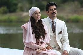Fahriye evcen official facebook page. Bild Zu Burak Ozcivit Calikusu Bild Burak Ozcivit Fahriye Evcen Filmstarts De