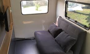 La caravane pliante toile permet d'associer le confort des caravanes modernes au plaisir de passer des vacances sous une tente en toile. Beauer 3x Plus Extendable Caravan For 6 Persons