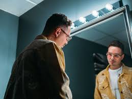 José álvaro osorio balvín (born may 7, 1985), better known as j balvin, is a colombian reggaeton singer. J Balvin On Mi Gente Beyonce And His Love Of Fashion Vogue