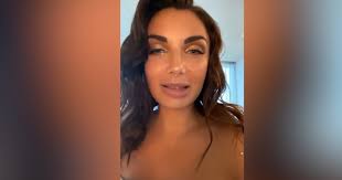La bella elettra lamborghini ed il fidanzato afrojack fanno scandalo. Elettra Lamborghini Trova Dei Sex Toys Come Benvenuto Il Fidanzato Dormi A Casa Ci Sono Persone Pazze In Quell Hotel Il Fatto Quotidiano
