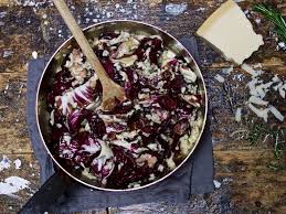 Risotto Mit Salsiccia Und Radicchio Nach Poletto Rezepte Risotto Lebensmittel Essen