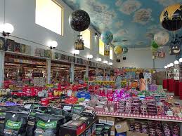 1 yellow barn candy store mn products found. The Gigantic Candy Store In Minnesota You Ll Want To Visit Over And Over