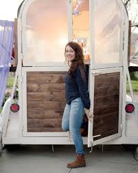 Nonton film ticket coffee shop (2017) subtitle indonesia streaming movie download gratis online. Norcal S Premier Mobile Vintage Horse Trailer Bar Horse Trailer Converted Horse Trailer Horse Trailers