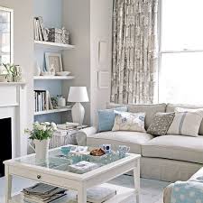 Pemilihan cat warna untuk ruang tamu dapat memberikan kesan bagi pemilik rumah. Inspirasi Warna Cat Ruang Tamu Sempit Agar Nampak Lebih Luas