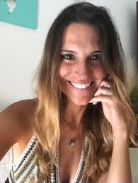 I share with you my interpretation of this little beautiful country danse  from the great composer Maria Linnemann book : MARIA LINNEMANN LEICHTE  FOLKLORESTÜCKE FÜR GITARRE I hope you like it! Very