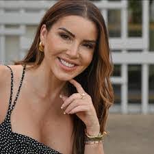 Amber Johansen's Instagram, Twitter & Facebook