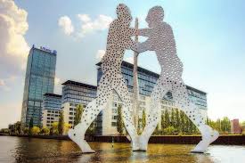 The Top 8 Sculptures In Berlin Meaning of sculptor in english.