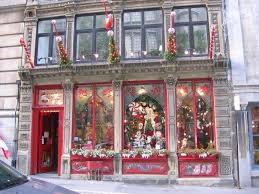 Christmas Store In Montreal I Want To Shop At Whatever This Store Is Simple And Pretty Christmas Store Christmas Window Display Christmas Shop Displays
