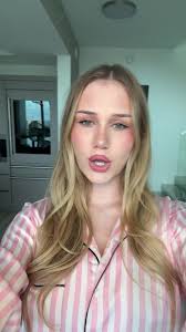 Gina Laitschek Ellie Goulding