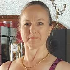 What plants can survive with pool water splashing