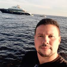 Já que não sabemos o dia de amanhã, vamos vivendo bons momentos.