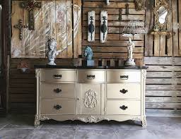 Beautiful Painted Buffet With Champagne Metallic Paint By Modern Masters The Gorgeous Pr Metallic Painted Furniture Painted Furniture Painted Furniture Colors