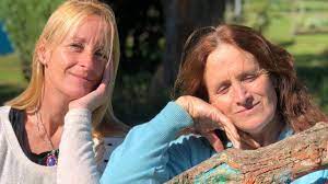 Vi tu foto y supe que eras vos”: el increíble reencuentro de una hija con  su madre biológica | TN