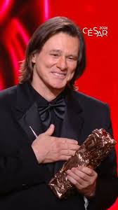 Jim surprised the French audience by speaking French during his tribute at  the Honorary Cesar Award Ceremony., #jimcarrey #actor #awards #french #paris