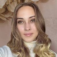 Nicole Luckey's Instagram, Twitter & Facebook