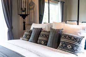 Gemütliches bett, bett mit vielen kissen bild. 919 Viele Kissen Auf Dem Bett Fotos Kostenlose Und Royalty Free Stock Fotos Von Dreamstime