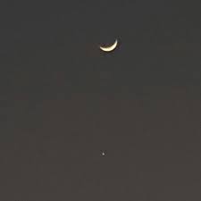 شبكة أجواء فلك صورة الهلال و كوكب الزهرة الان ملتقطة من سماء الباحة السعودية بعدسة الزميل عبدالله سحابي Instagram Posts Instagram Photo