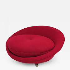 Our reproduction modern classic lounge chairs feature high quality construction, usually with a high level of accuracy to the methods used in the manufacturing the originals. Milo Baughman Large Scale Milo Baughman Round Circular Chaise Lounge Chair Mid Century Modern