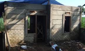 Dinding bata merah tanpa plester (expose, ekspos) memang terlihat unik. Adakah Rumah Terjangkau Yang Berkualitas Bagian 4 Si Kokoh