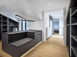 Regalati una struttura ad hoc in grado di arredare con stile. Design Per La Casa Cabina Armadio Mansarda Bassa