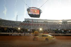 Most fans still don't understand it. Nascar 2021 Bristol Dirt Joey Logano Gewinnt Nach Verlangerung