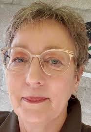 Linda Kubik's Instagram, Twitter & Facebook