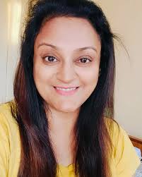 Mona Noel's Instagram, Twitter & Facebook