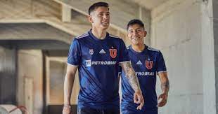 Una pasión romántica que trasciende distancias y resultados. Todo Sobre Camiseta 2021 Club Universidad De Chile
