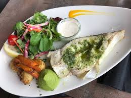 Halibut e patate vengono cotte in una padella di ghisa e poi nel forno con pomodori, vino bianco secco e aneto. Halibut Al Forno Picture Of Fjellskaal Seafood Restaurant Bergen Tripadvisor