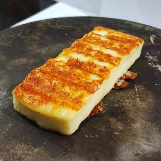 PORCAO DE QUEIJO COALHO