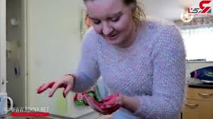 شوخی وقیحانه مادر جوان با پسر بی جنبه اش+ فیلم