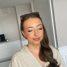 Sharon Dunphy's Instagram, Twitter & Facebook