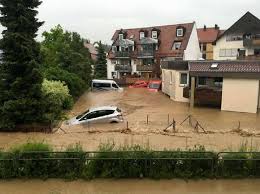 Enchente ou cheia é, geralmente, uma a ocorrência de enchentes é mais frequente em áreas mais ocupadas, quando os sistemas de drenagem passam a ter menor eficiência. Enchente Na Alemanha Deixa Quatro Mortos E Varios Feridos Metropoles