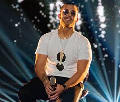 El artista colombiano estrena su nuevo tema caso perdido, con un videoclip grabado en los escenarios más impactantes e insignes del continente europeo, mostrando una faceta nunca antes vista y que por supuesto incluye a su hermano y firme compañero, julián turizo. Manuel Turizo Le Pone Fin A Una Historia De Amor En Caso Perdido Nueva Cancion Y Video