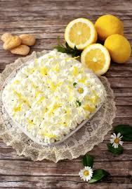 Semplice da preparare, il tiramisù al limoncello è un dessert sfizioso, perfetto da servire freddo dopo i pasti o da consumare nello spuntino pomeridiano. Tiramisu Al Limone Dolci Di Frolla