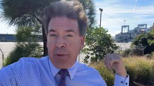 A 7th grader collapsed during PE class at Larkspur Middle School back in  March. News 3's Beverly Kidd highlights how the prompt response of the  school staff saved DJ's life. After being