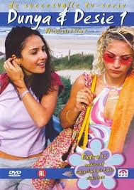In de film wordt het verhaal opgepikt als de meiden 18 zijn. Bol Com Dunya Desie Seizoen 1 Dvd Eva Van De Wijdeven Dvd S