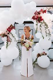 15 Ways To Diy Balloons For Your Wedding Wedding Balloon Decorations Wedding Balloons Wedding Centerpieces