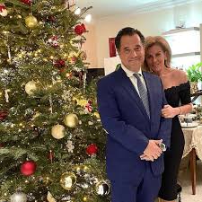 Home / posts tagged αδωνισ γεωργιαδησ. Eygenia Manwlidoy Adwnis Gewrgiadhs Anoigoyn To Spiti Celebrities Eidhseis
