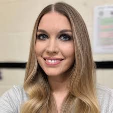 Lisa Greeson's Instagram, Twitter & Facebook