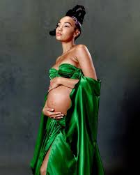 1 early life 2 artistry and influences 3 personal life 3.1 family 3.2 gallery 3.3 love life 3.4 pets 4 tattoos 5 filmography 6 trivia 7 gallery pinnock is of barbadian and jamaican ancestry. Little Mix S Leigh Anne Pinnock Expecting First Baby People Com