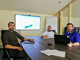 Facultatea de arhitectura navala galati. Trei Tineri Romani S Au Intors Acasa Pentru A Proiecta Nave La Galati