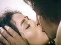 Madhuri dixit bollywood yesteryear film actress hot navel kiss clip hd caps movie starring anil kapoor. Madhuri Dixit Vinod Khanna Smooched Madhuri Vinod Kiss Images Filmibeat