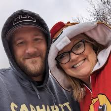 Fiance's mom in car accident, red light involved